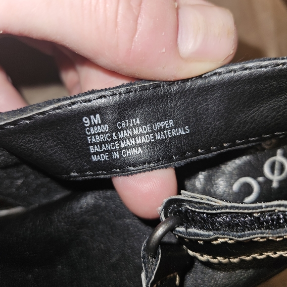 BOC Born Concept Scull & Crossbones slingback clogs, adjustable strap - Picture 2 of 7